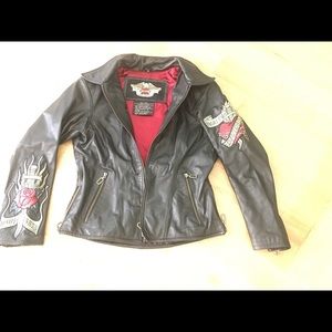 Bundle Black leathers and Harley Davidson.